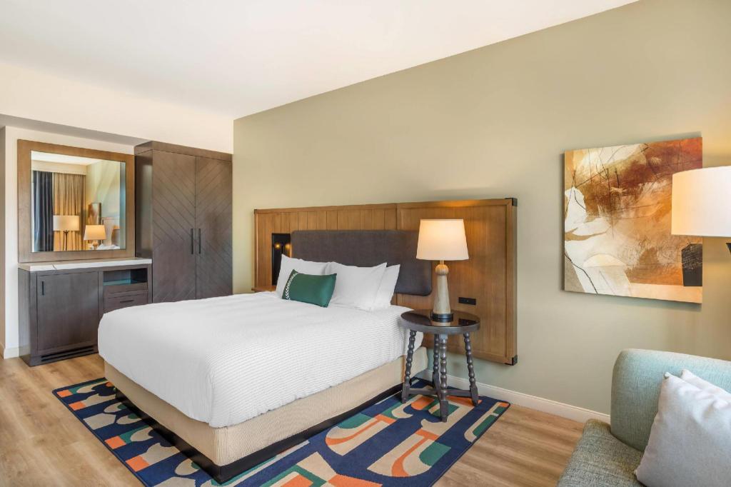 Upgrade, King Bed