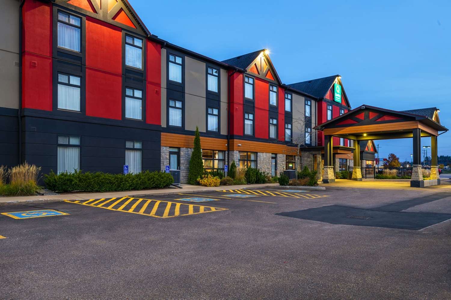 Quality Inn and Suites Petawawa 22/28