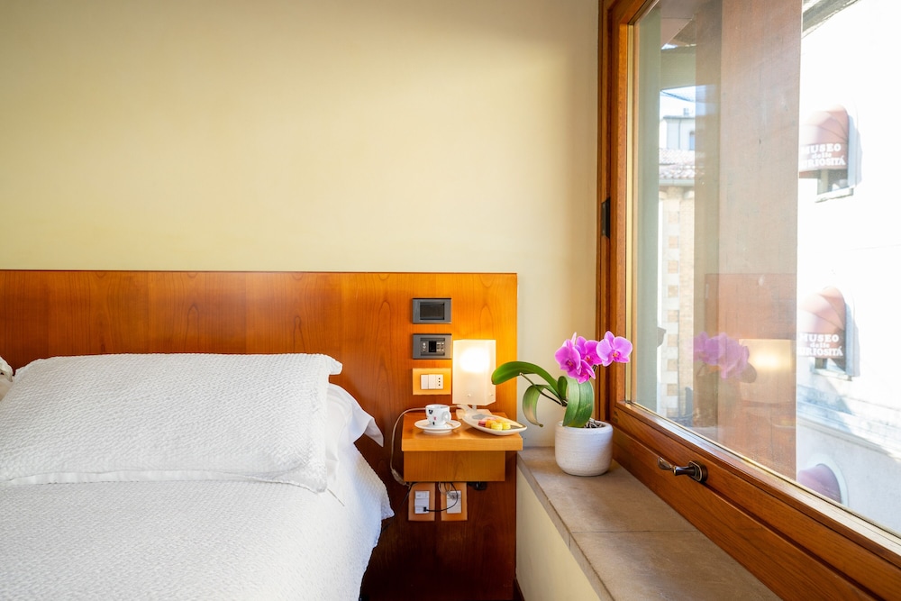 Hotel Cesare 8/50