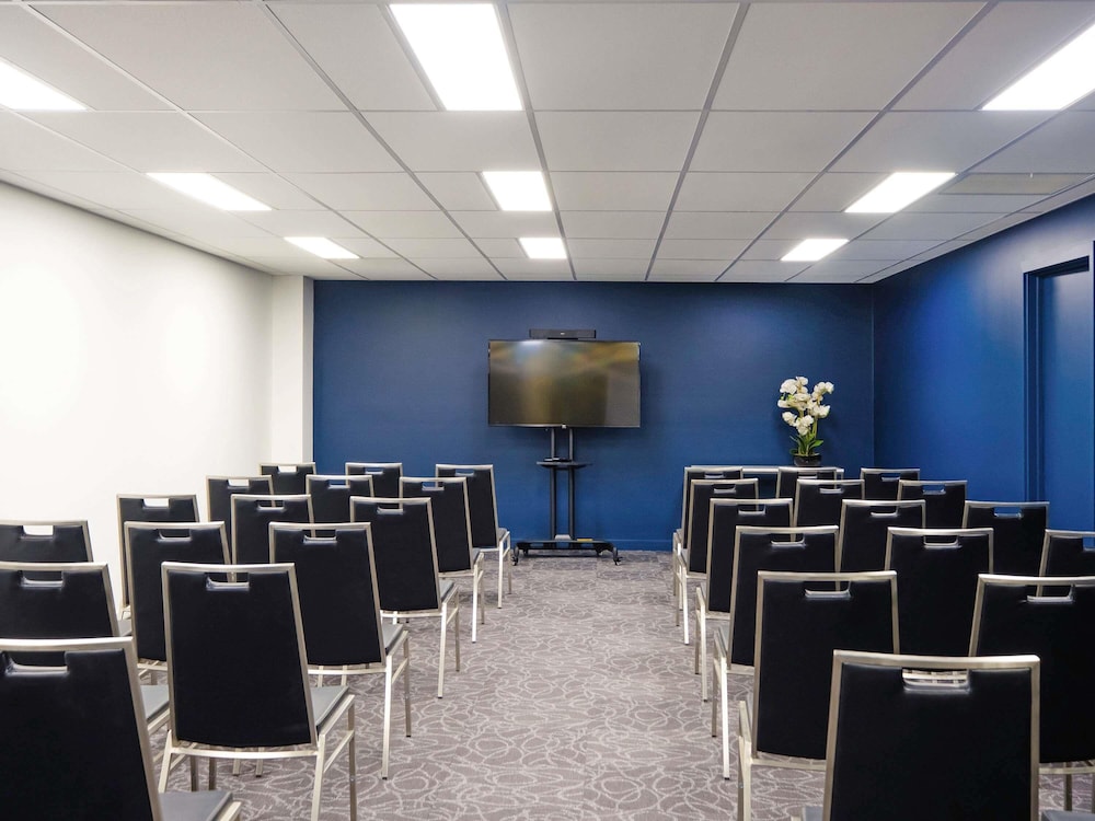 Mantra Albury Hotel 58/70