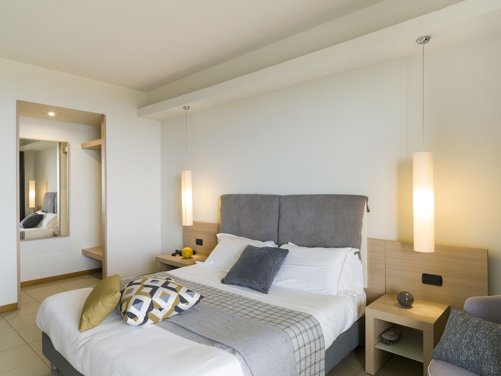 Room at Esperia Palace Hotel, ZAFFERANA ETNEA