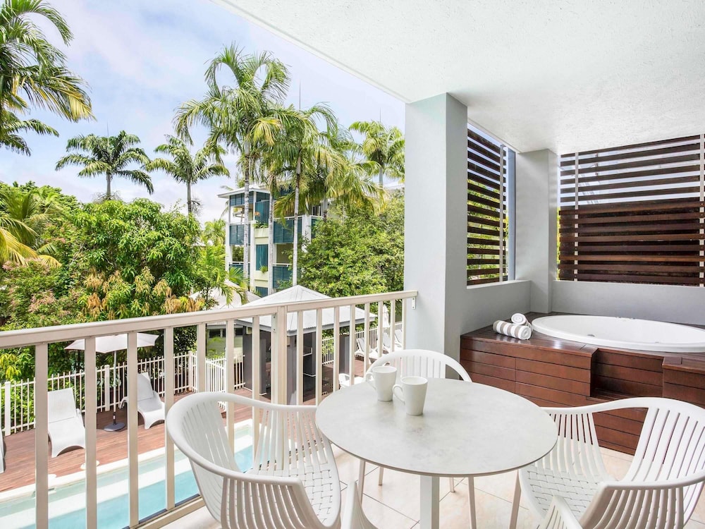 Mantra Aqueous Port Douglas 52/62