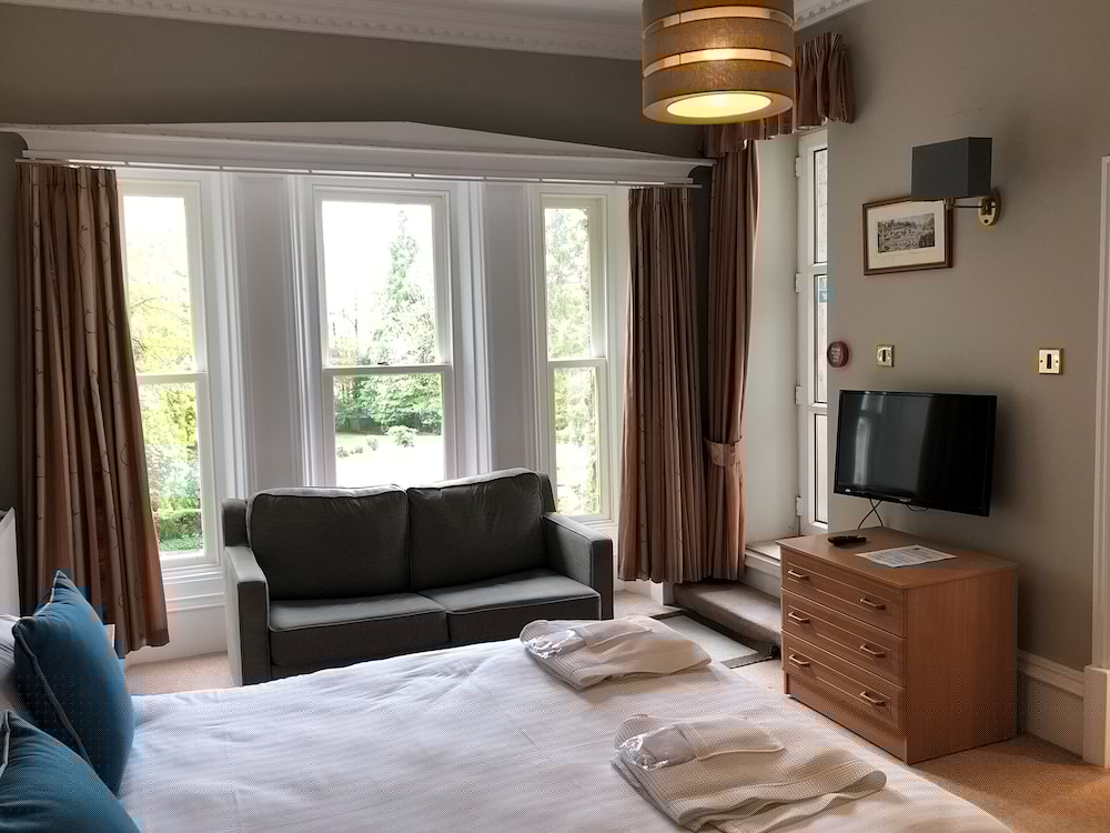 Windermere Manor 39/43