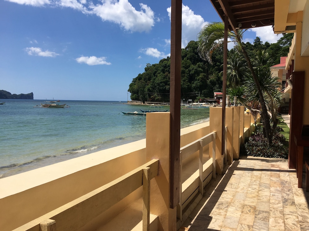 El Nido Beach Hotel 37/50