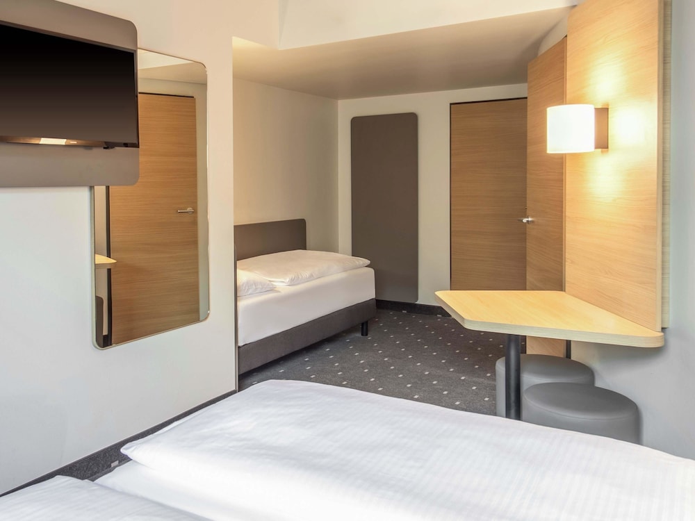 ROOM, TRIPLE, 3 BEDS