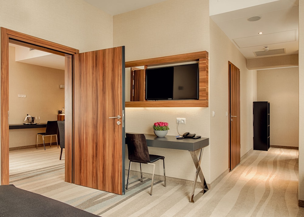 Warsaw Plaza Hotel 33/33