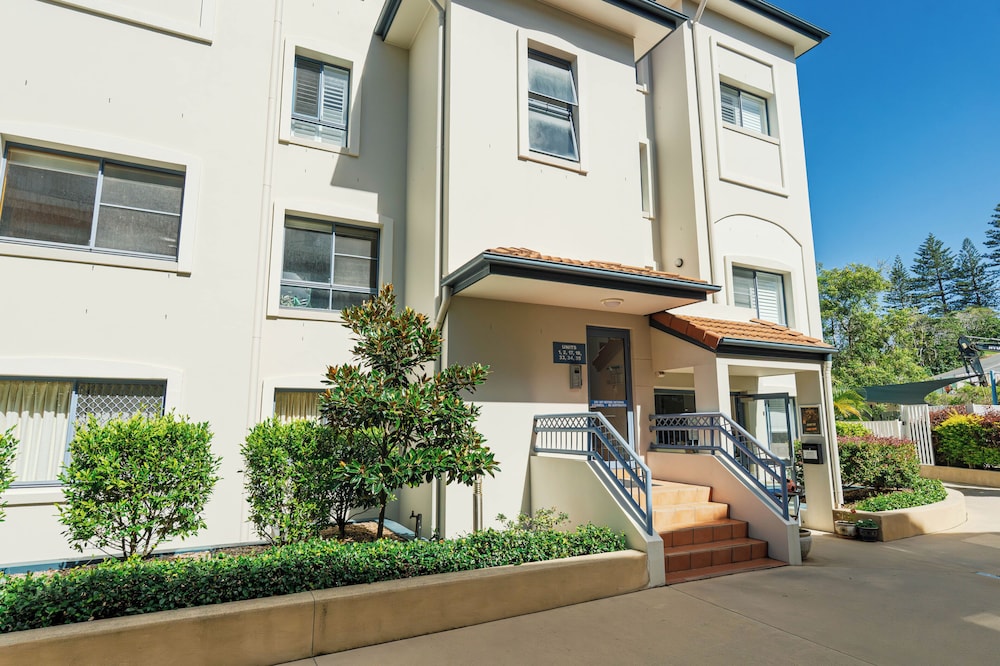 Bella Mare Beachside Apartments 10/77