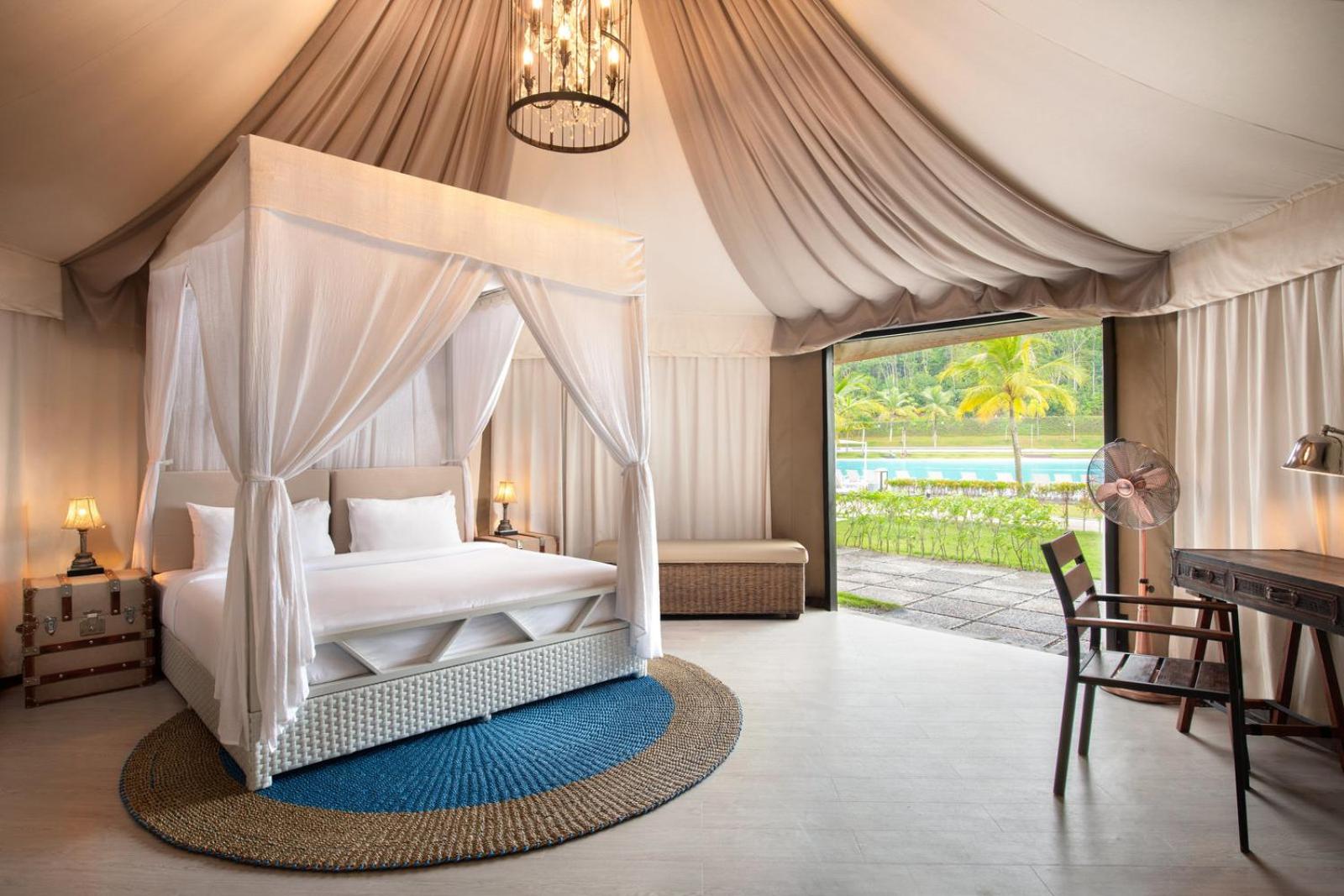 Guest Room, Tent, King Bed, Pool View, Sofa