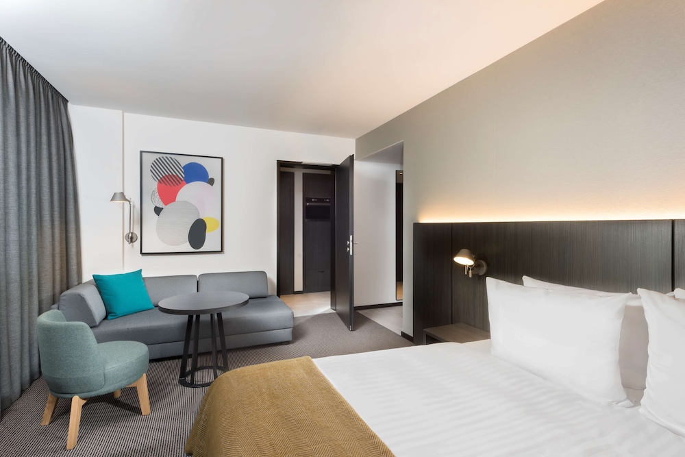 1 BEDROOM, PREMIER, APARTMENT