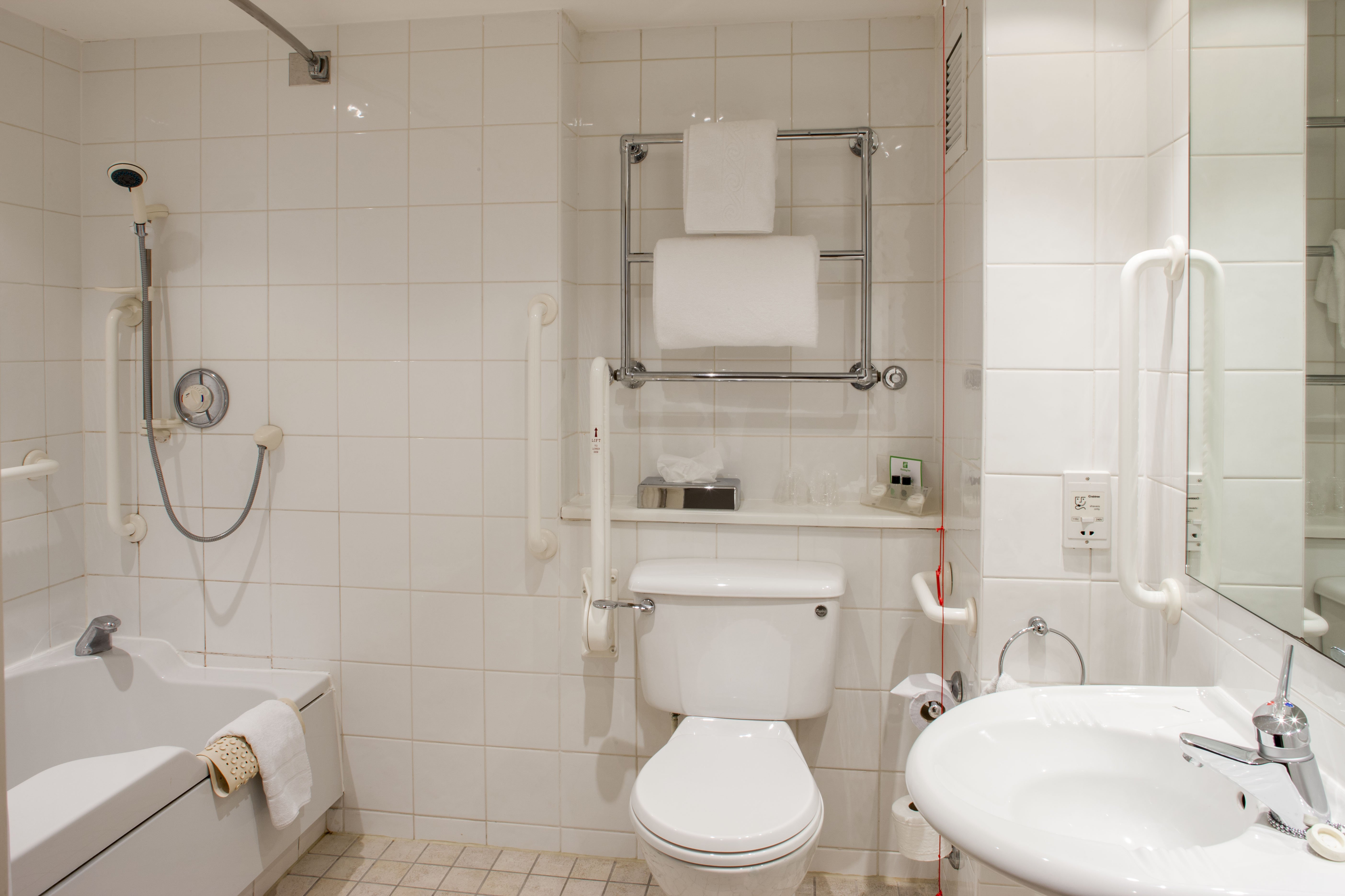 Holiday Inn Ashford Central 33/34
