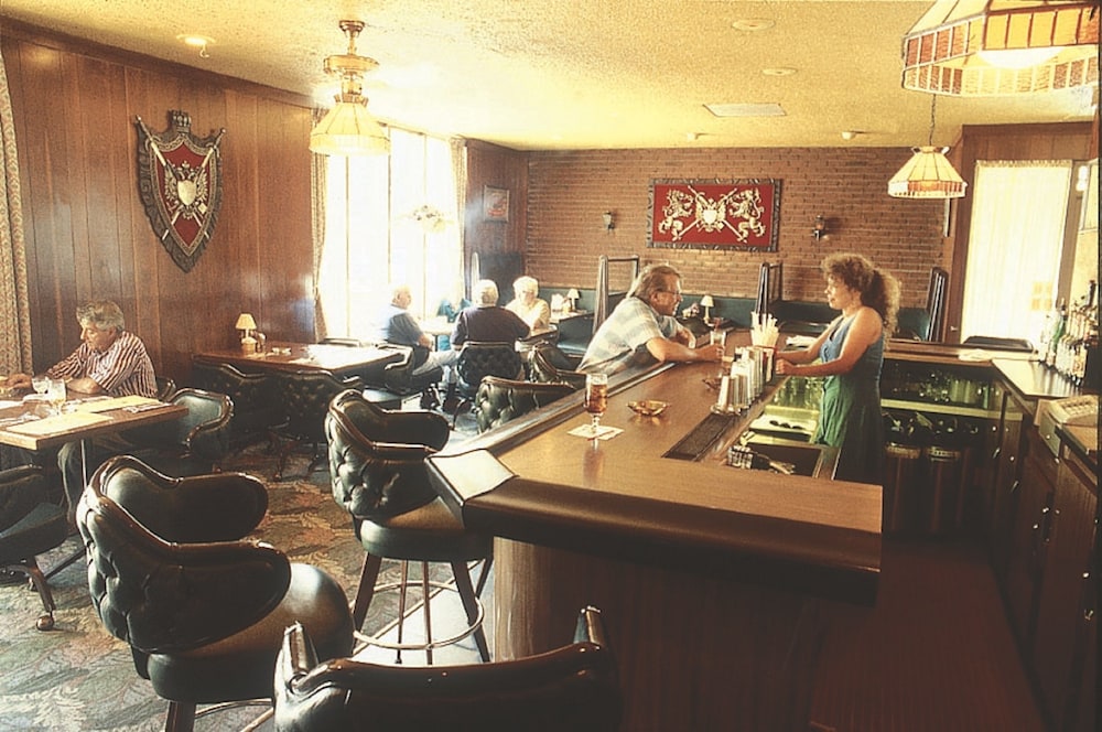 Meadow Court Inn 38/52