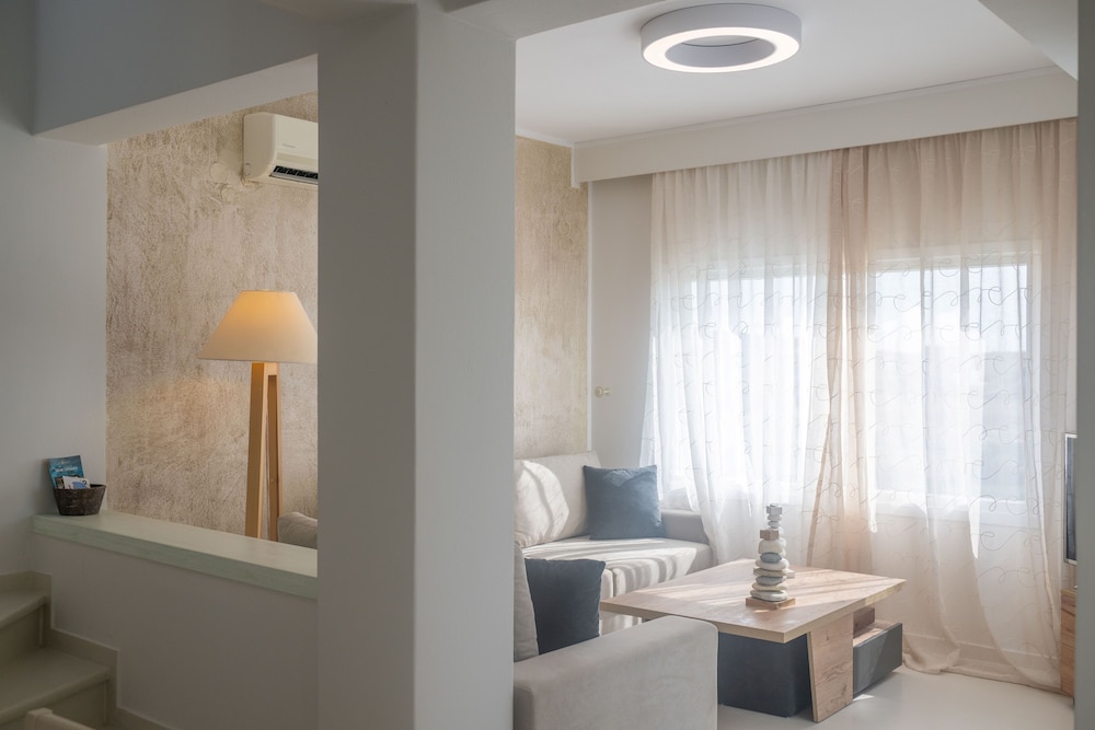 VALEA VILLA NAXOS 39/41