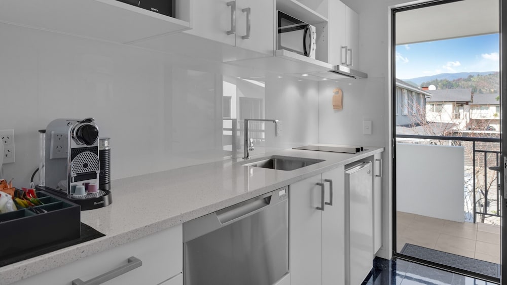 Delorenzo S Studio Apartments 67/72