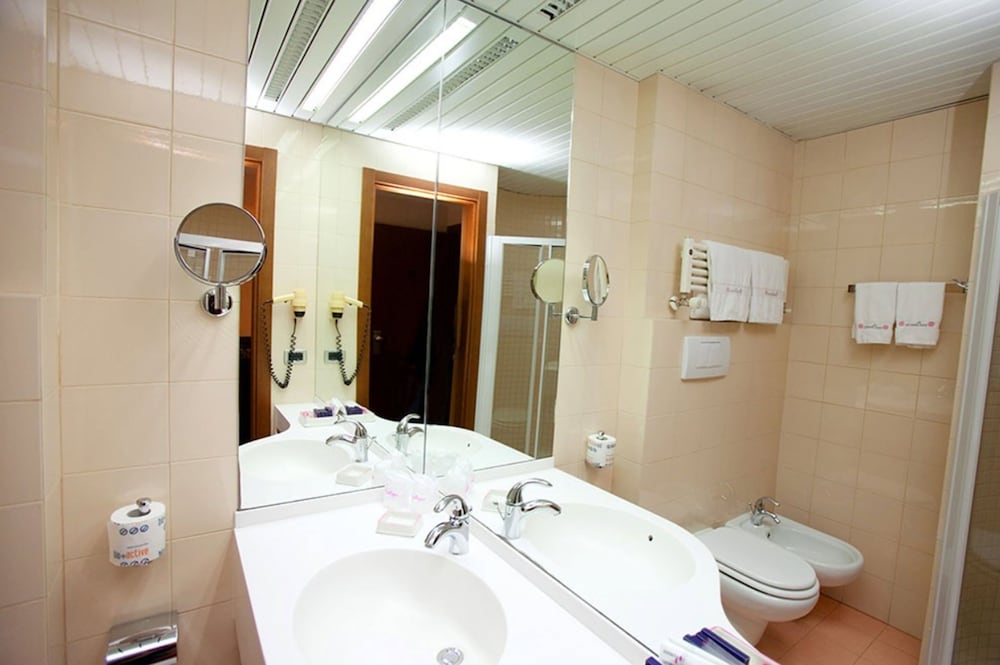 SENBHOTEL 33/34