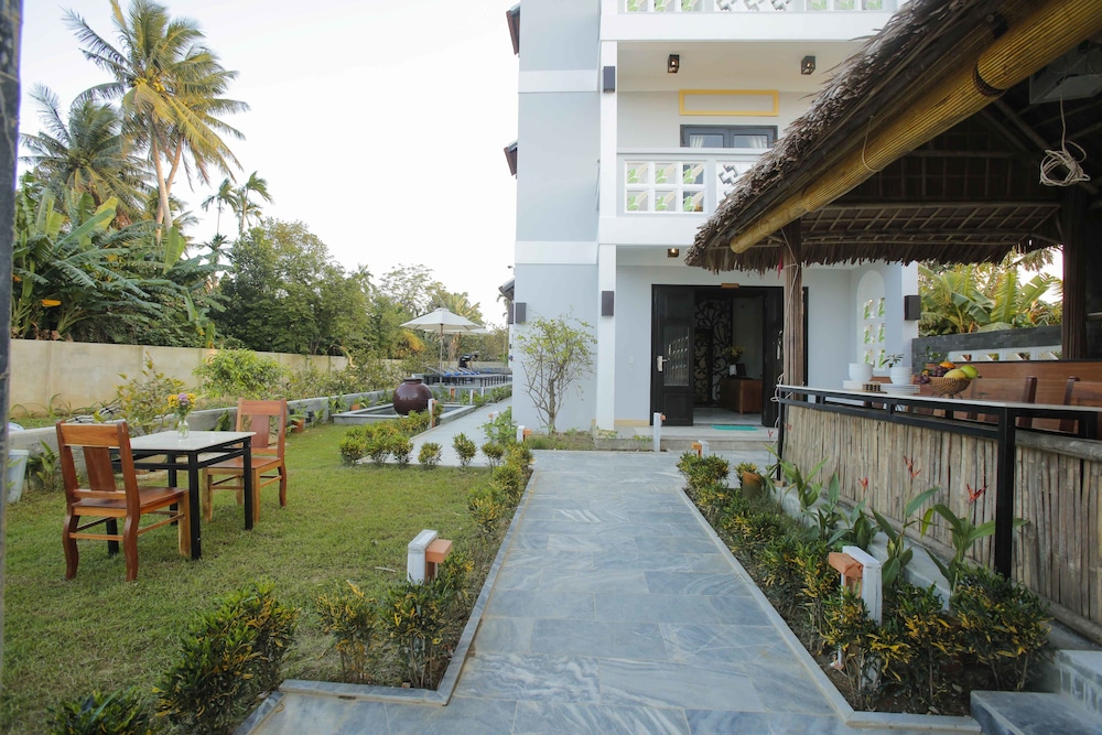 Hoi An Corn Riverside Villa 29/33
