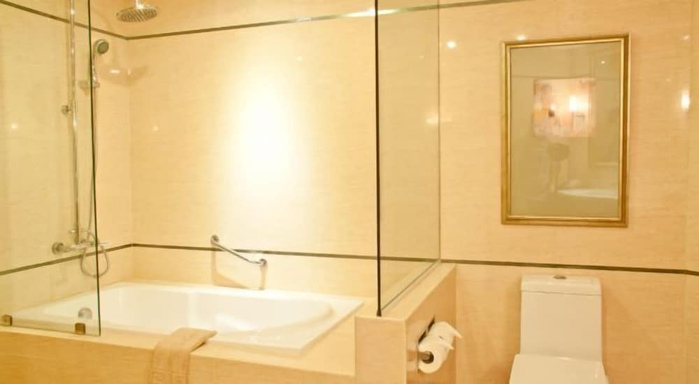 Royal Garden Hotel 41/44