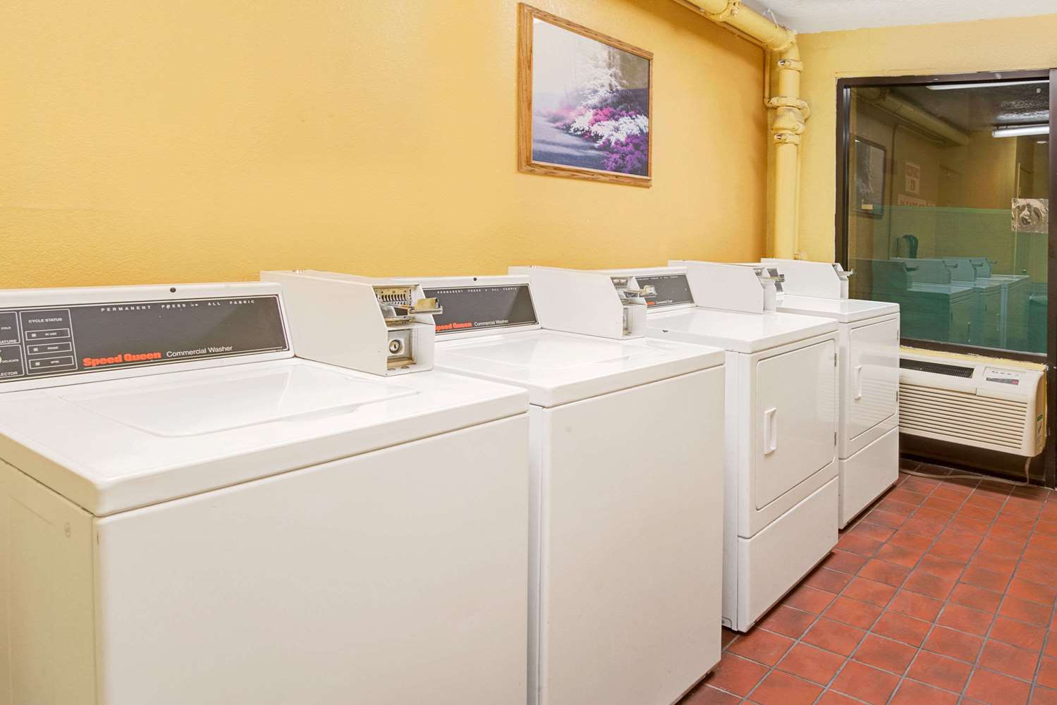 Days Inn by Wyndham El Paso Airport East 6/19