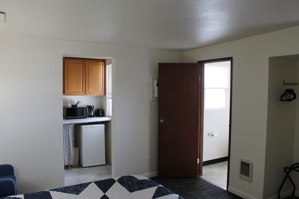 Sprague Motel and RV Park 2/45