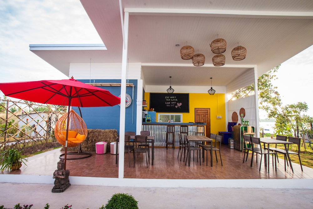 Bluemoon Riverside Resort 36/50
