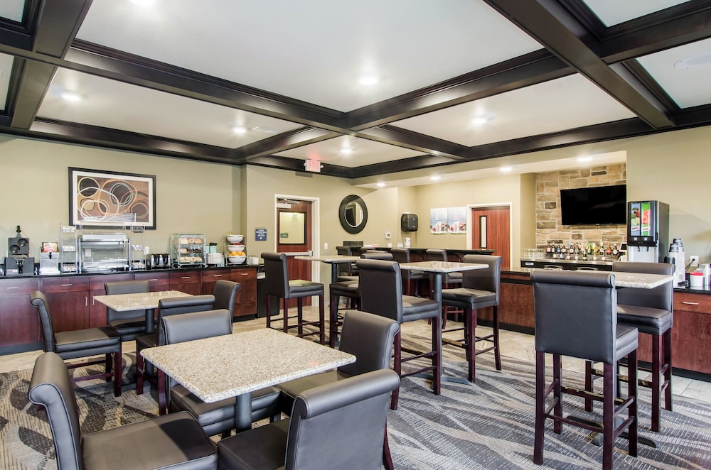 Cobblestone Hotel and Suites Torrington 26/37