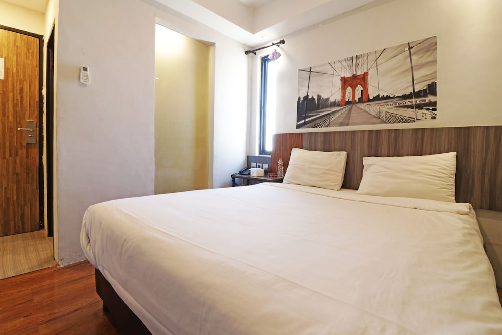 Hotel Sanrina Makassar 23/70