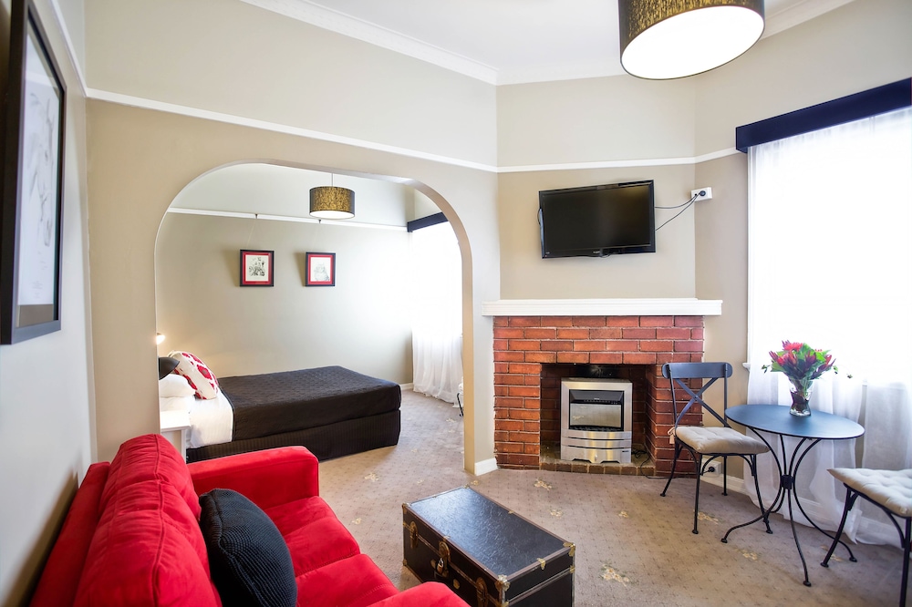 Katoomba Hotel 11/17