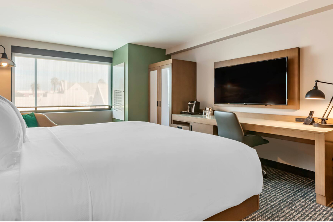 The Inkwell Phoenix, Tapestry Collection by Hilton 4/15