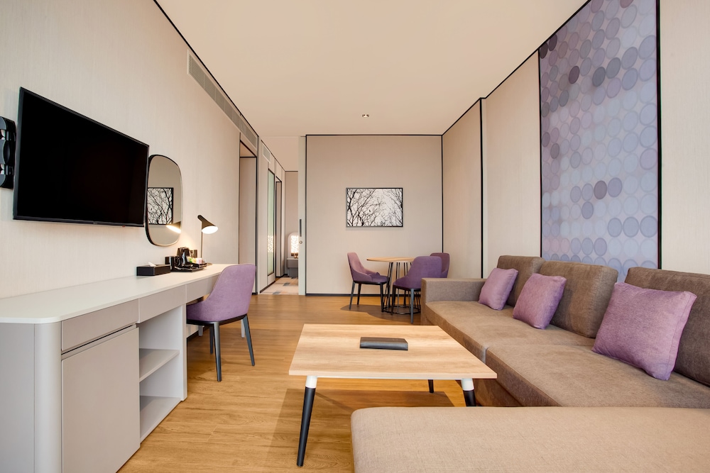 The District Hotel Jumeirah, Dubai 33/61