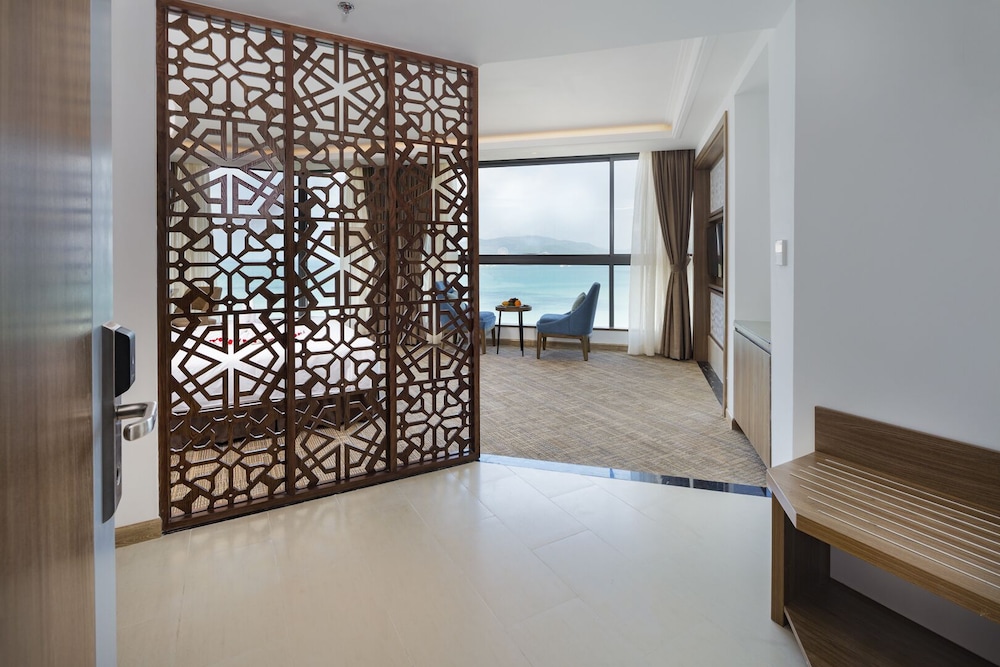 Comodo Nha Trang Hotel 11/50