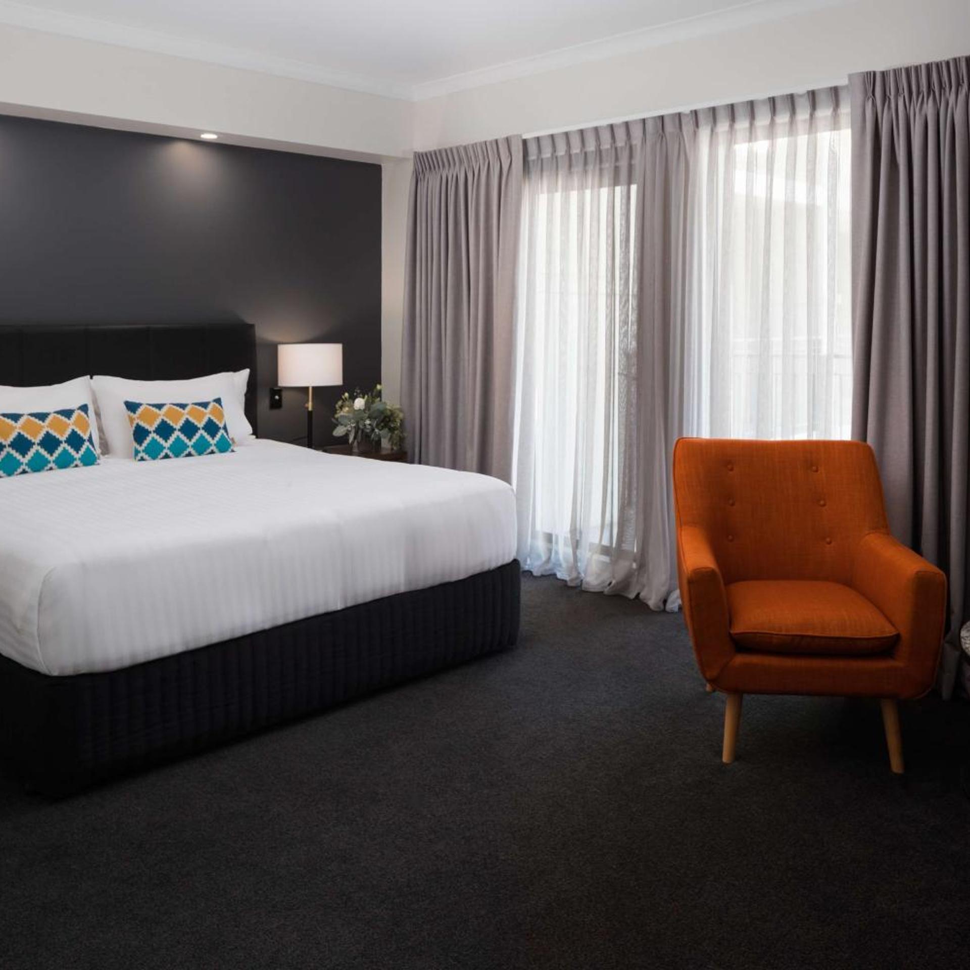 Suite, King Bed, Hot Tub