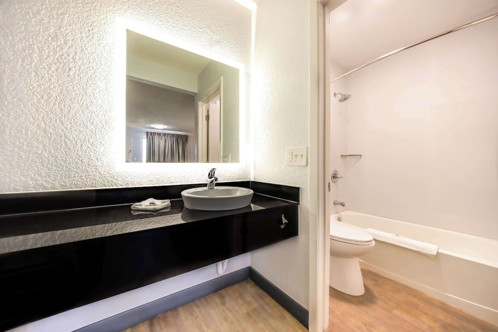 Motel6 Fort Worth, TX - East 44/45