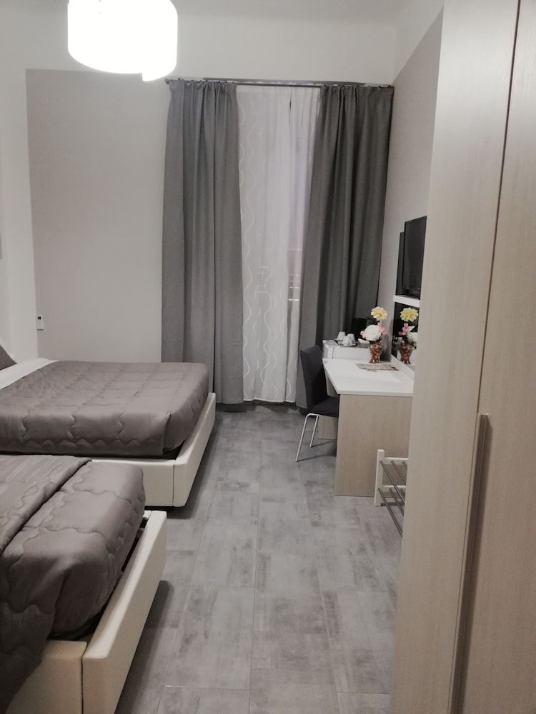 Elide Garden 26/50