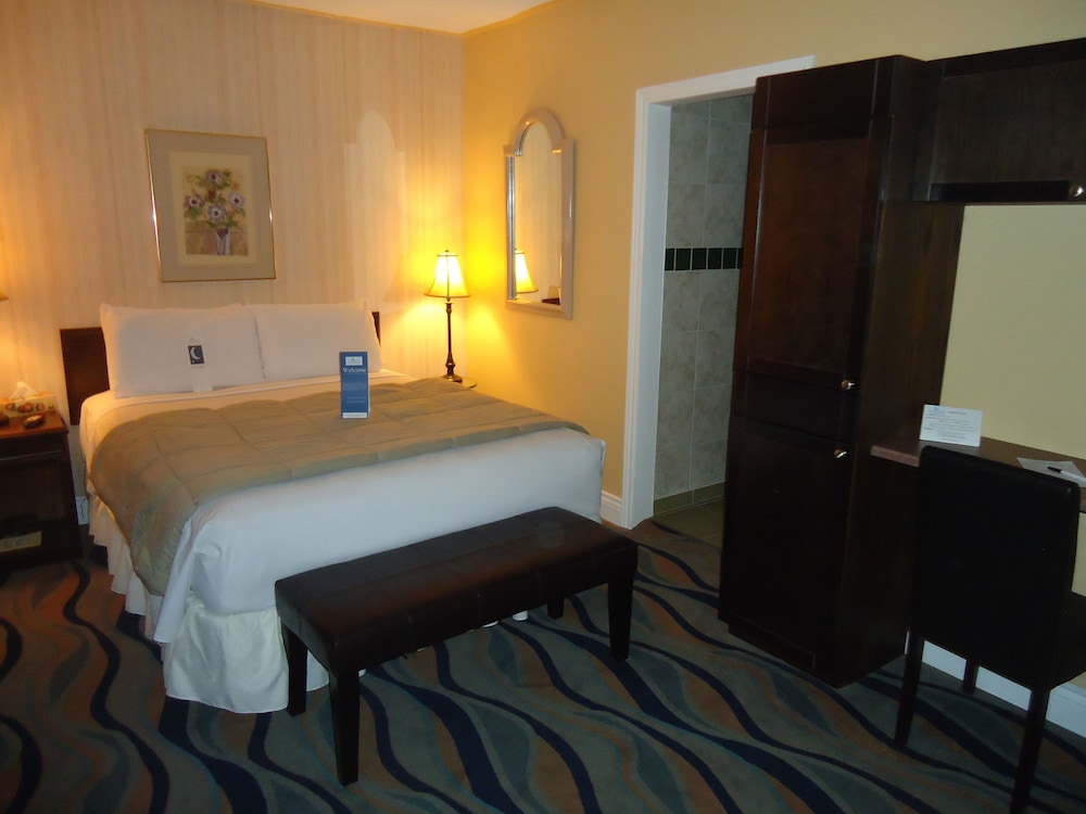 Bayside Inn & Waterfront Suites 18/40