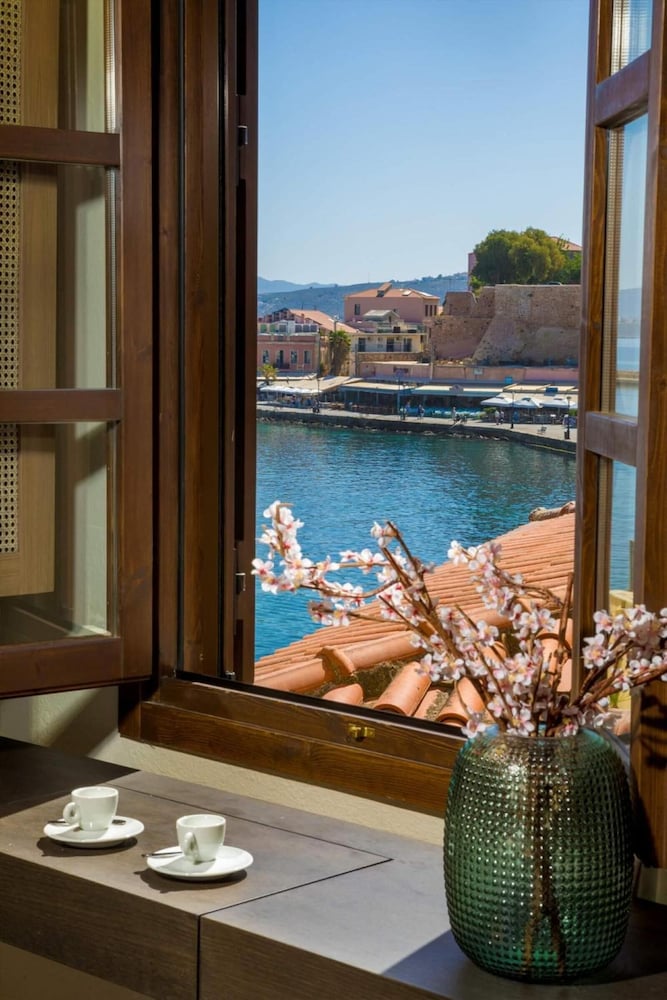 Contessa Boutique Hotel 57/65