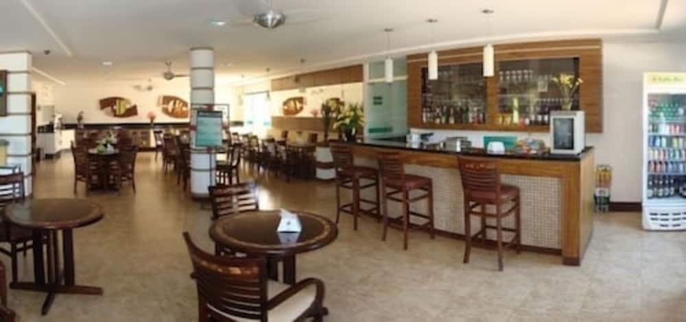 Summit Lago Hotel 35/62