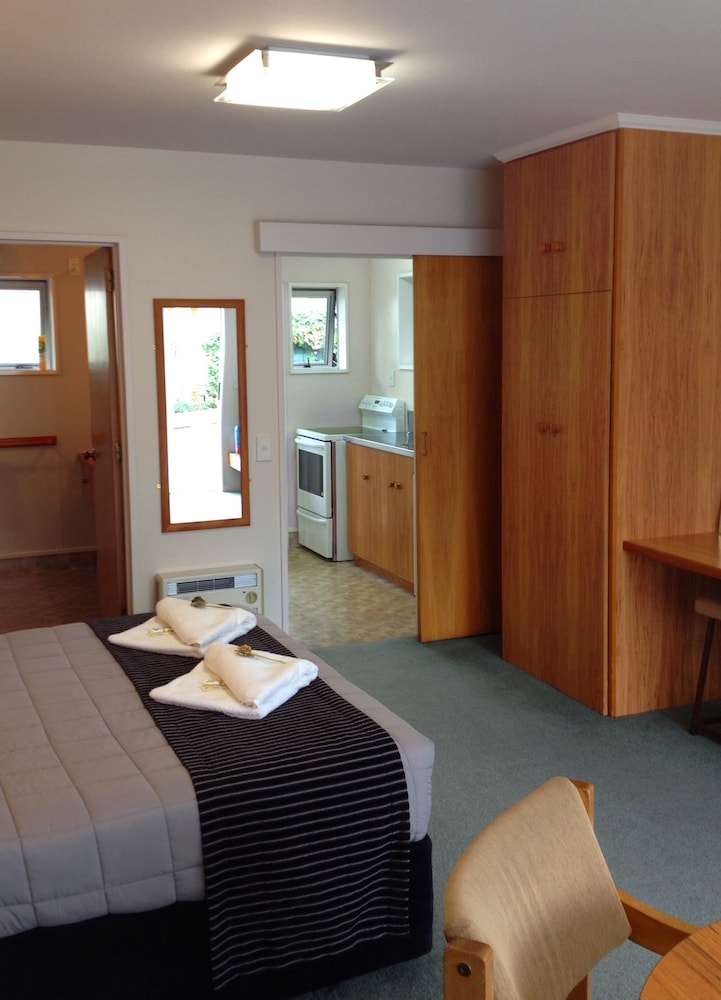 Aalton Motel 55/69