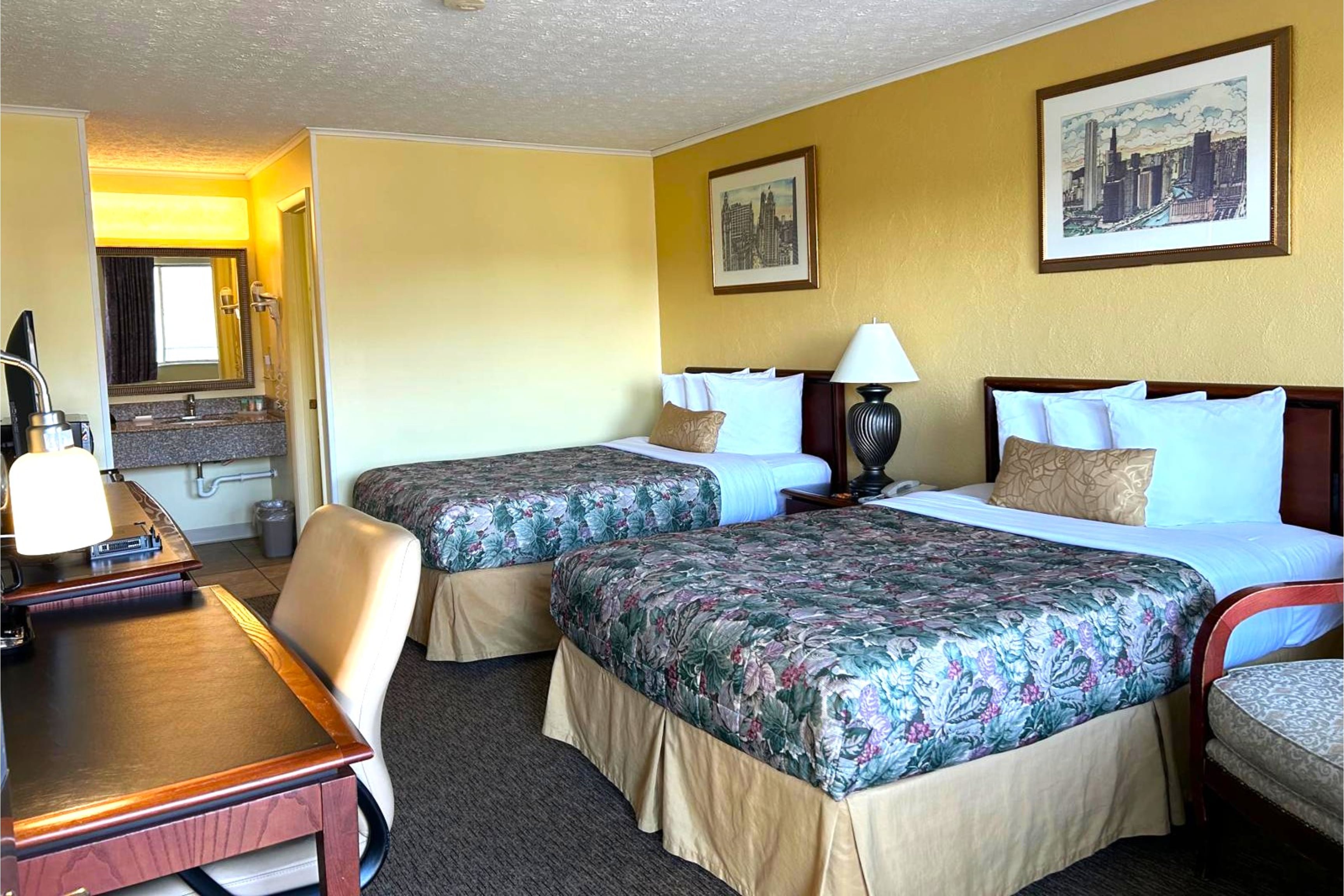 Lake Logan Inn Capital O Ohio 6/19