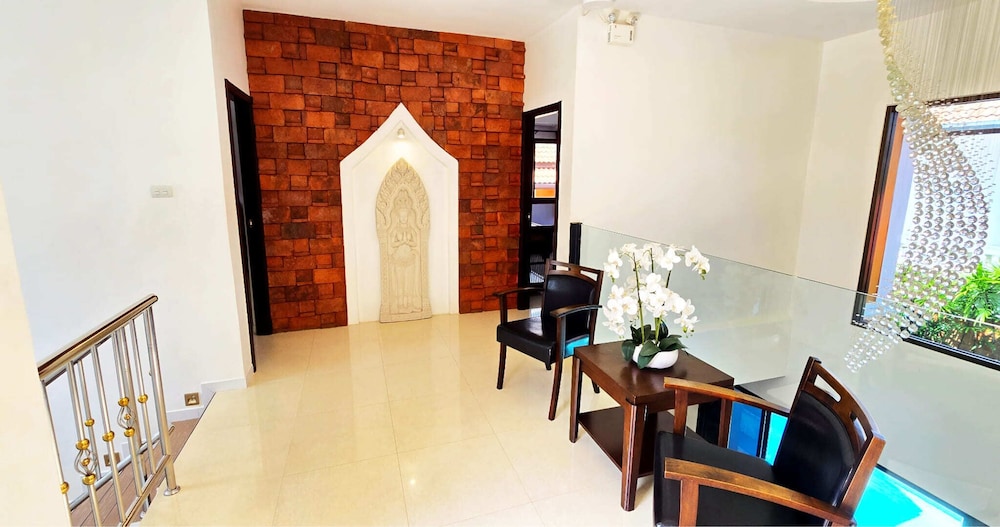 Hide Land Pattaya - Luxurious Tropical Villa 6/97