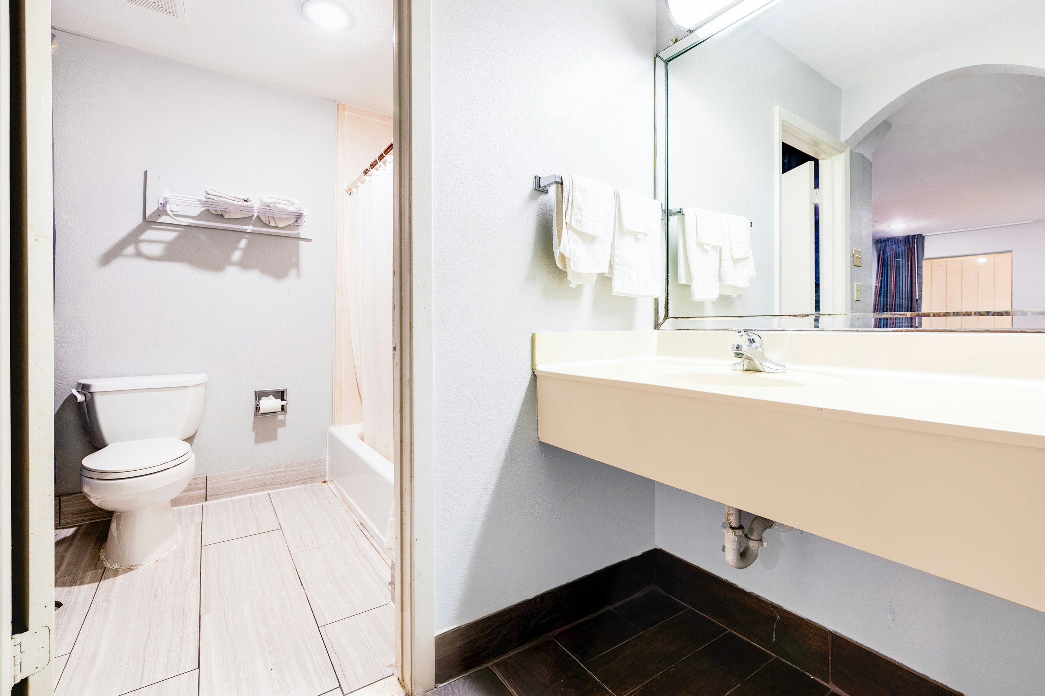 Hotel O Luxury Inn Channelview Baytown I-10 48/56