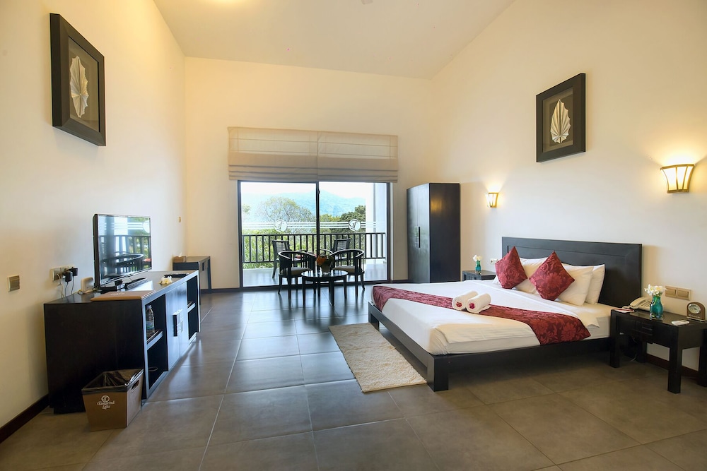 Grand Tamarind Lake Hotel 16/57