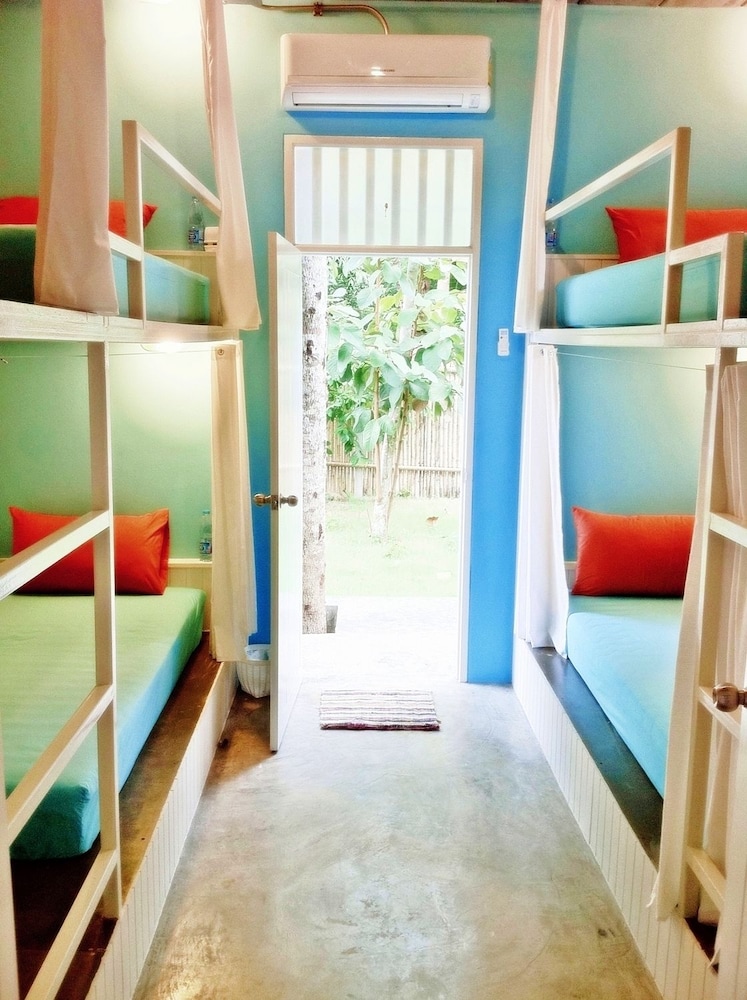 Glur Hostel 58/65
