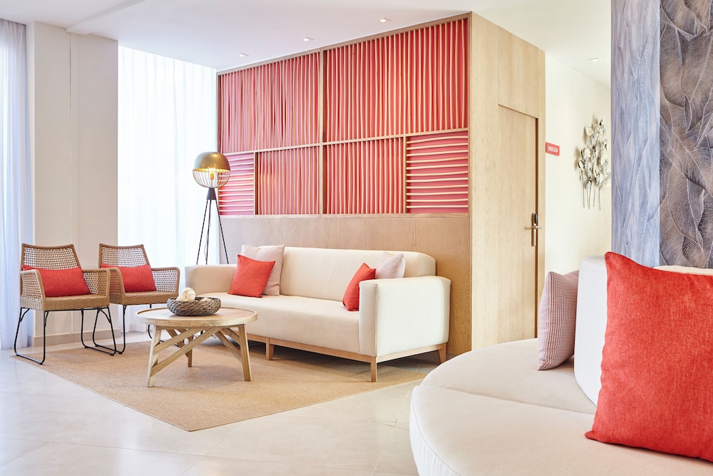 Universal Hotel Perla 25/50