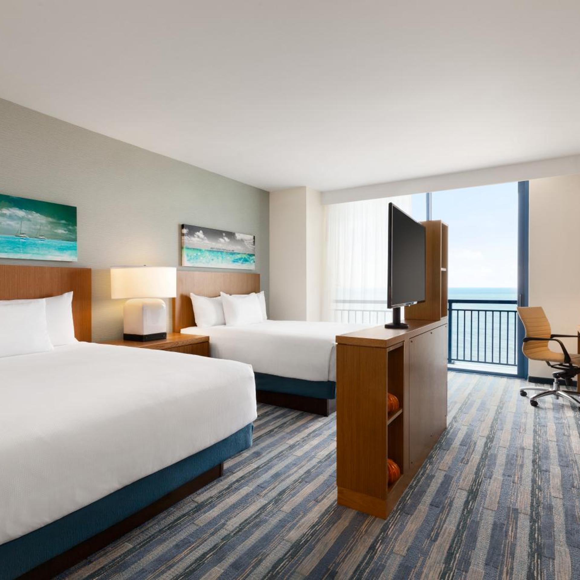 Studio, Suite, 2 Queen Beds, Ocean Front, Sofa