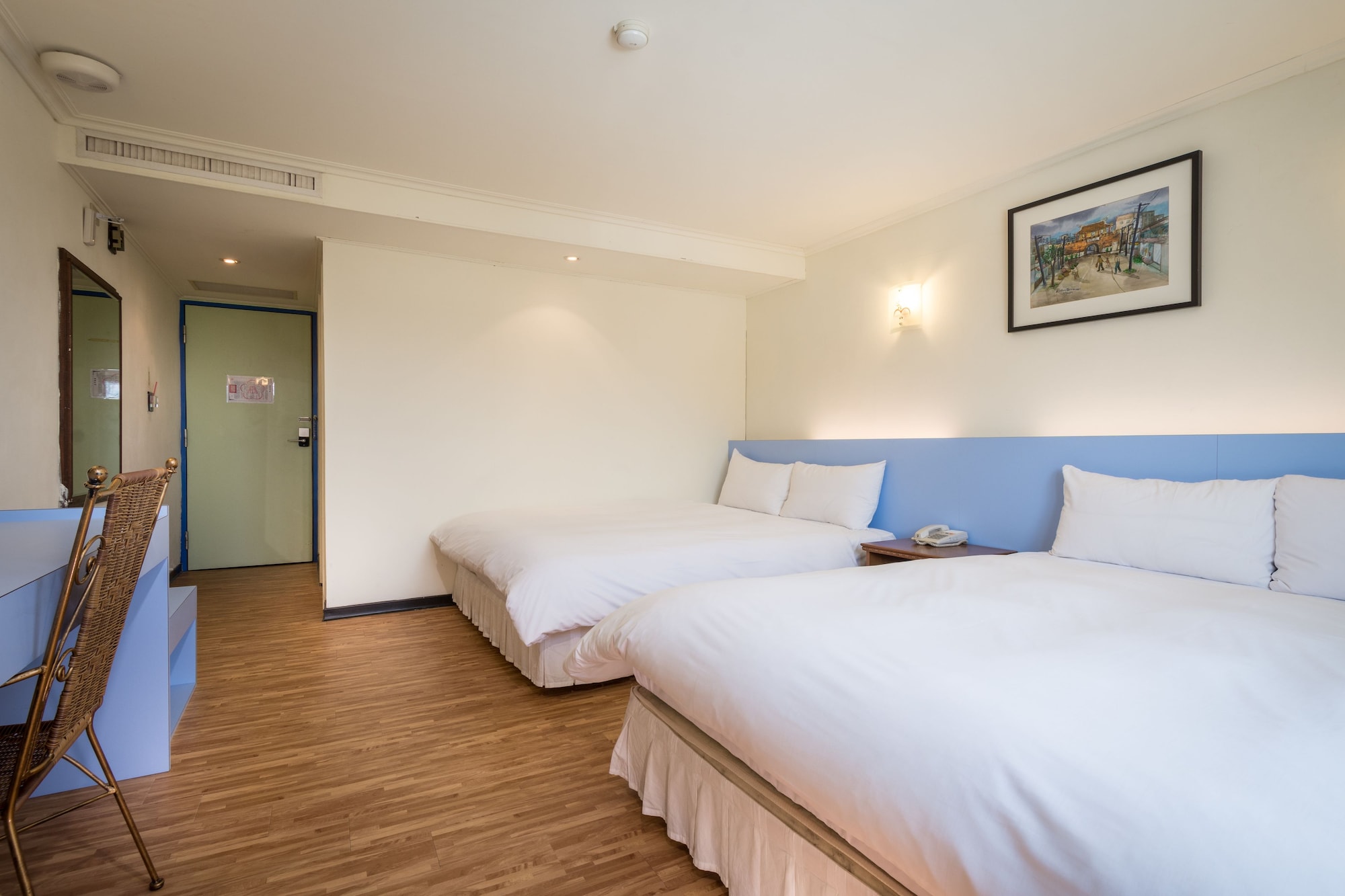 ROOM, QUADRUPLE