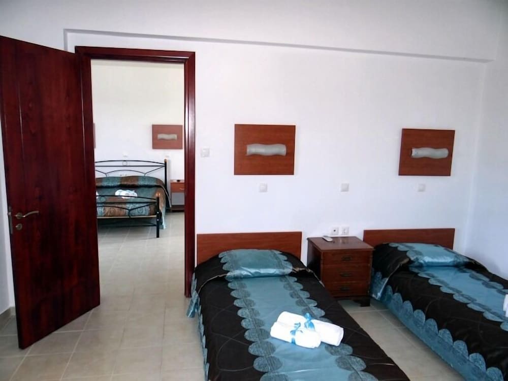 Anelia Boutique Studios And Apartments 12/50