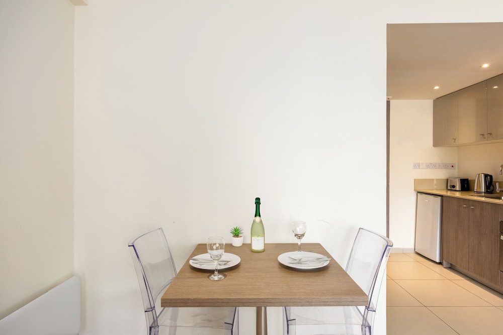 Melpo Antia Hotel & Suites 51/69