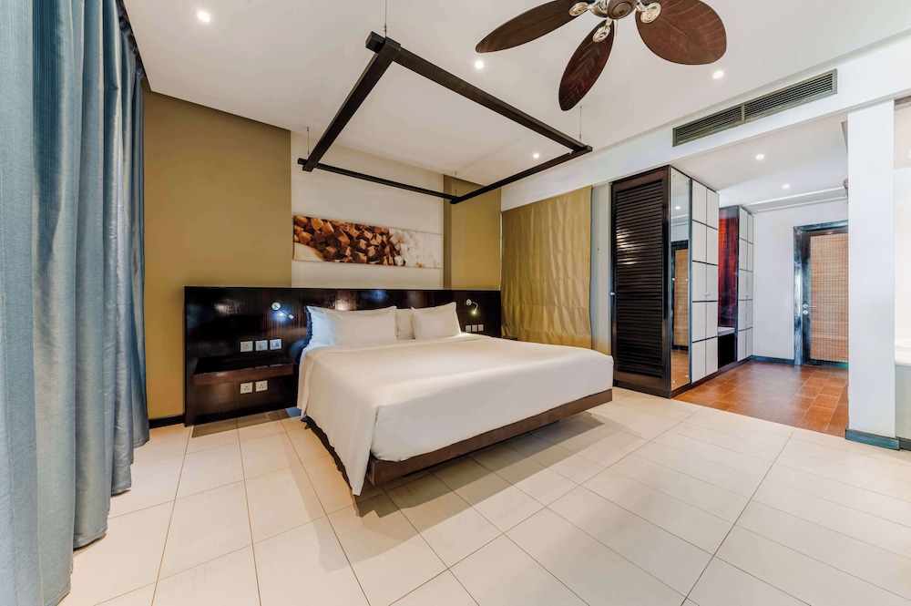Crystals Beach Resort Belle Mare, a member of Radisson Individuals 18/56
