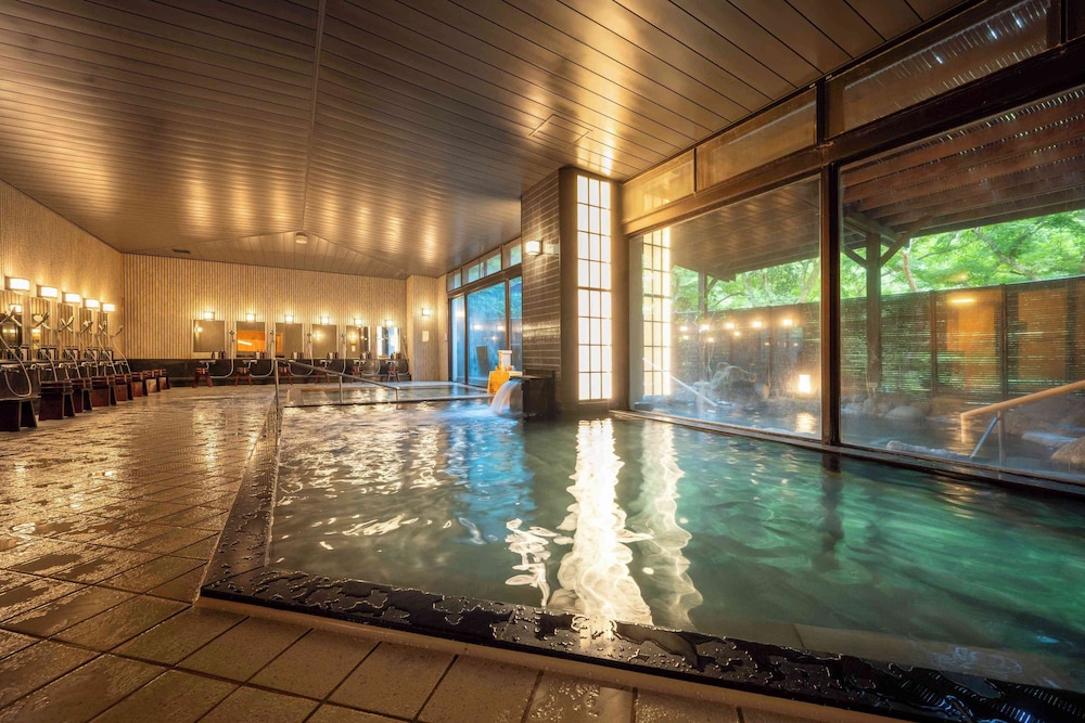 Royal Hotel Yamanaka Onsen Kajikaso 28/53