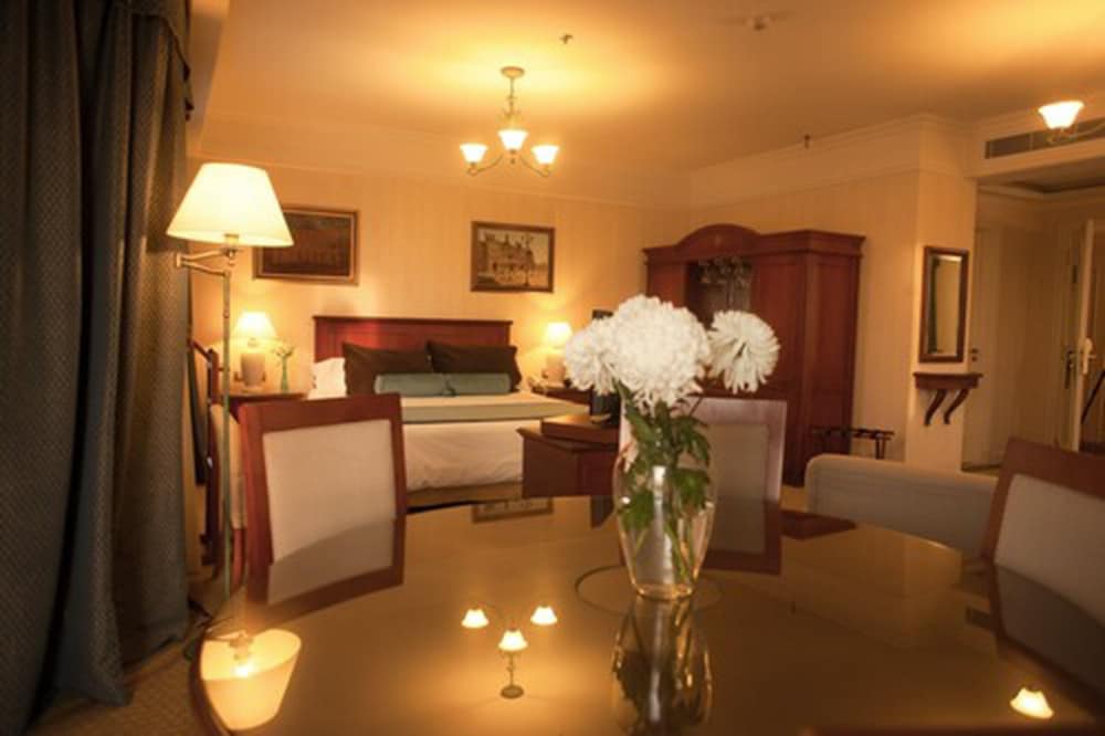 EPIC HOTEL VILLA MERCEDES 43/60