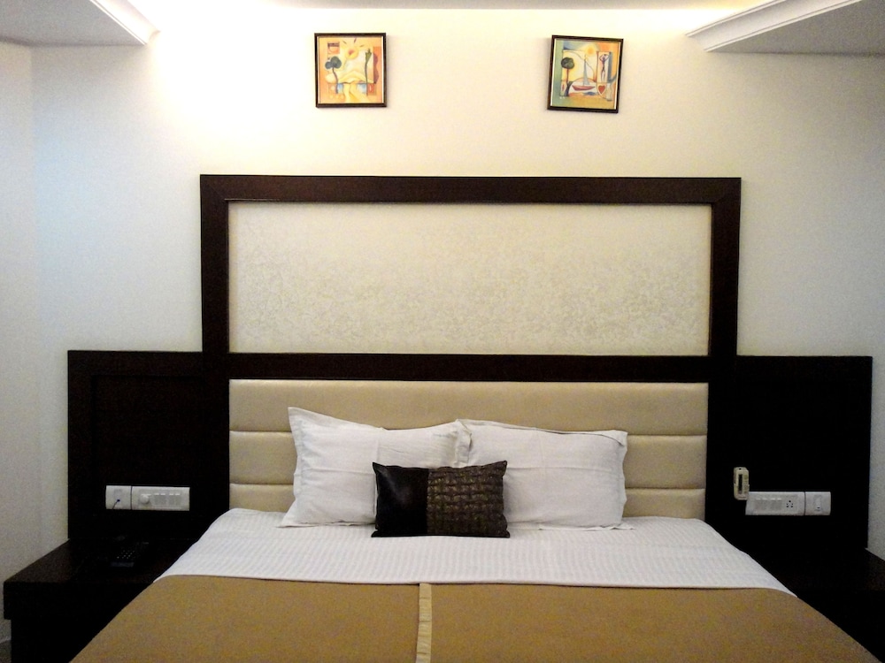 Hotel Orbit 22/52